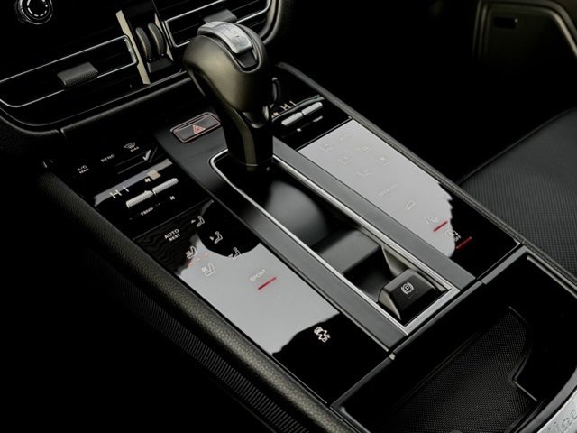 New 2026 Porsche Macan image 28