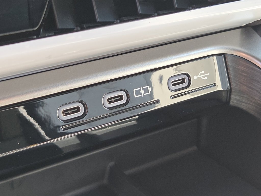 New 2025 Lexus TX 500h AWD image 21