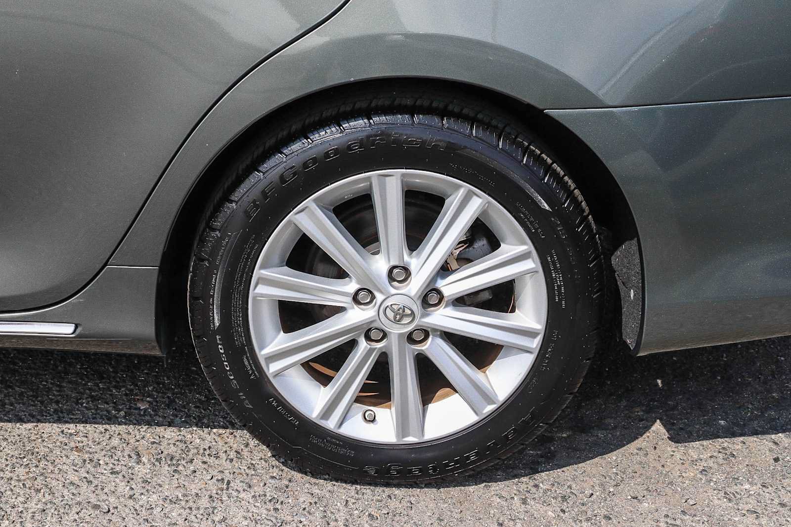 Used 2014 Toyota Camry XLE w/ Leather Package FWD image 13