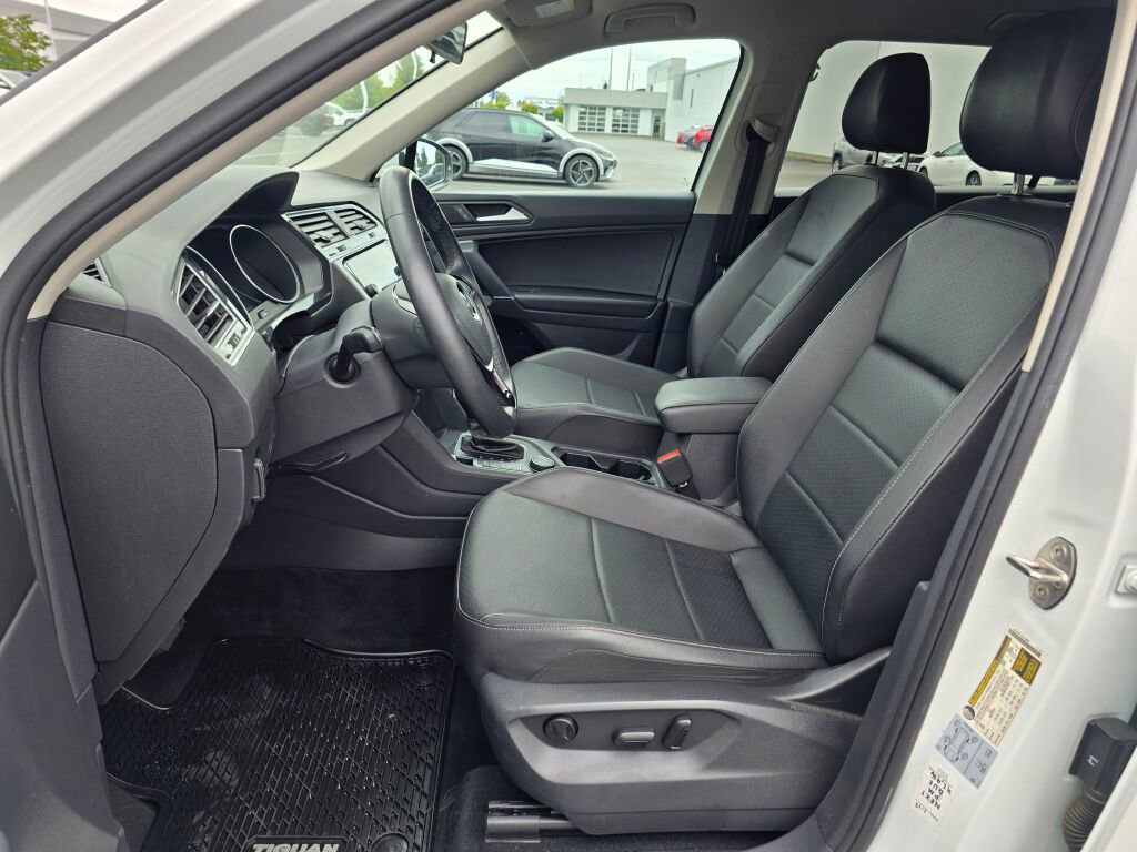 Used 2020 Volkswagen Tiguan SE image 24