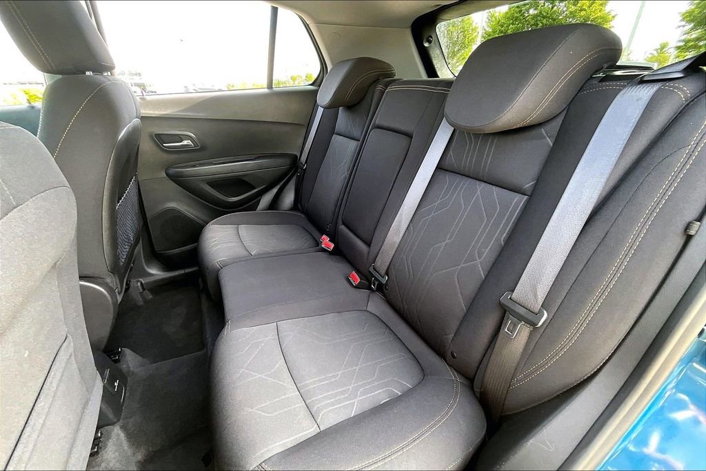 Used 2020 Chevrolet Trax LT FWD image 31