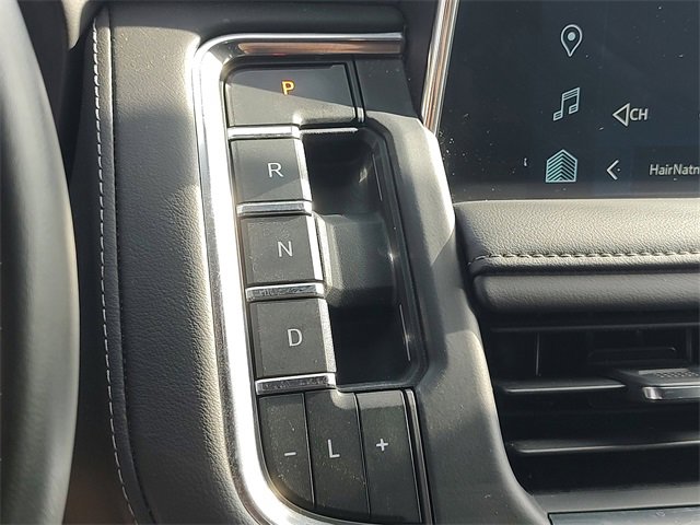 Used 2024 Chevrolet Tahoe Z71 w/ Luxury Package image 22