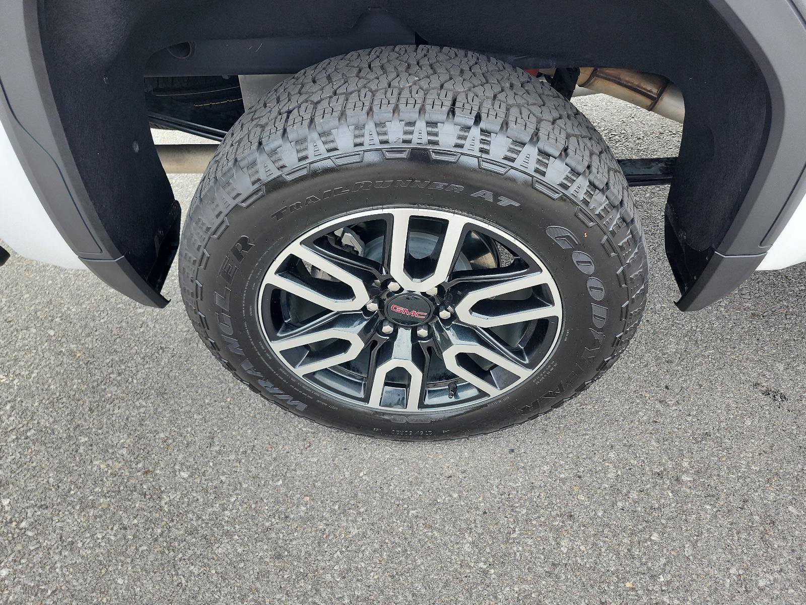 Certified 2025 GMC Sierra 1500 AT4 w/ AT4 Premium Package image 6