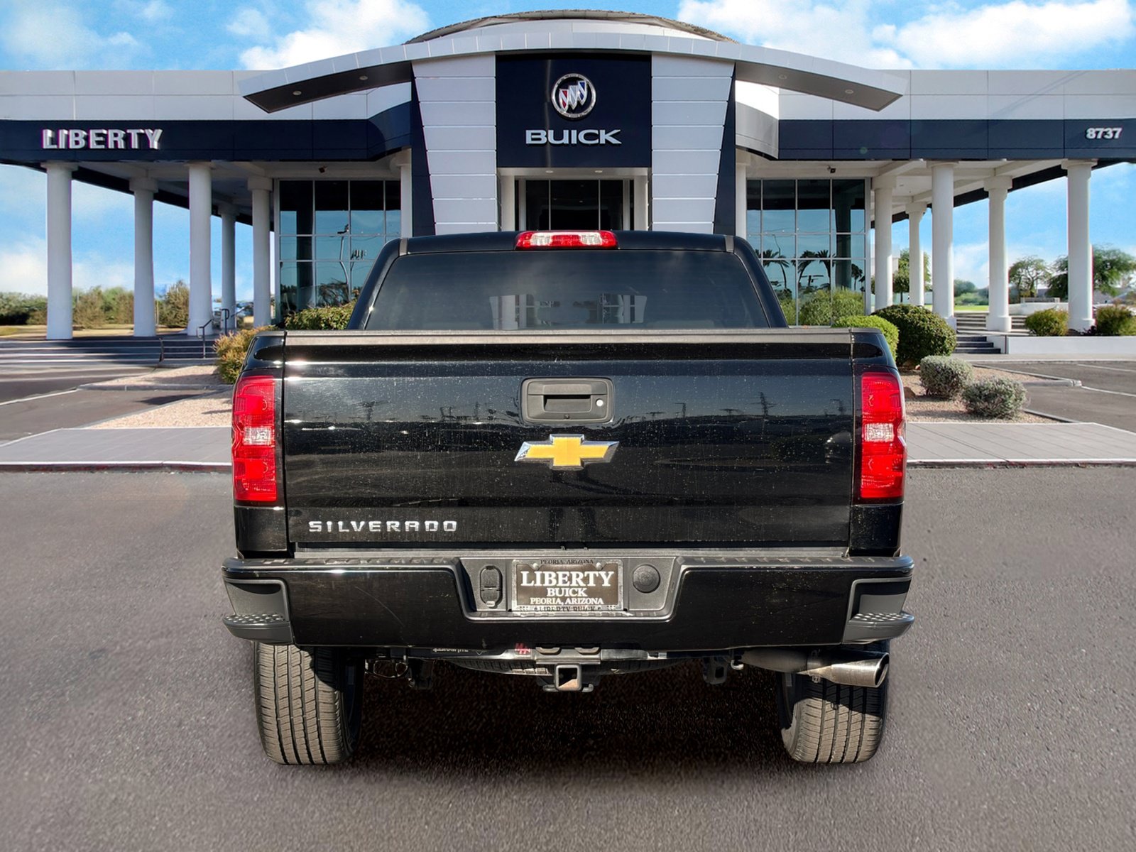 Used 2018 Chevrolet Silverado 1500 Custom w/ Custom Convenience Package RWD image 8