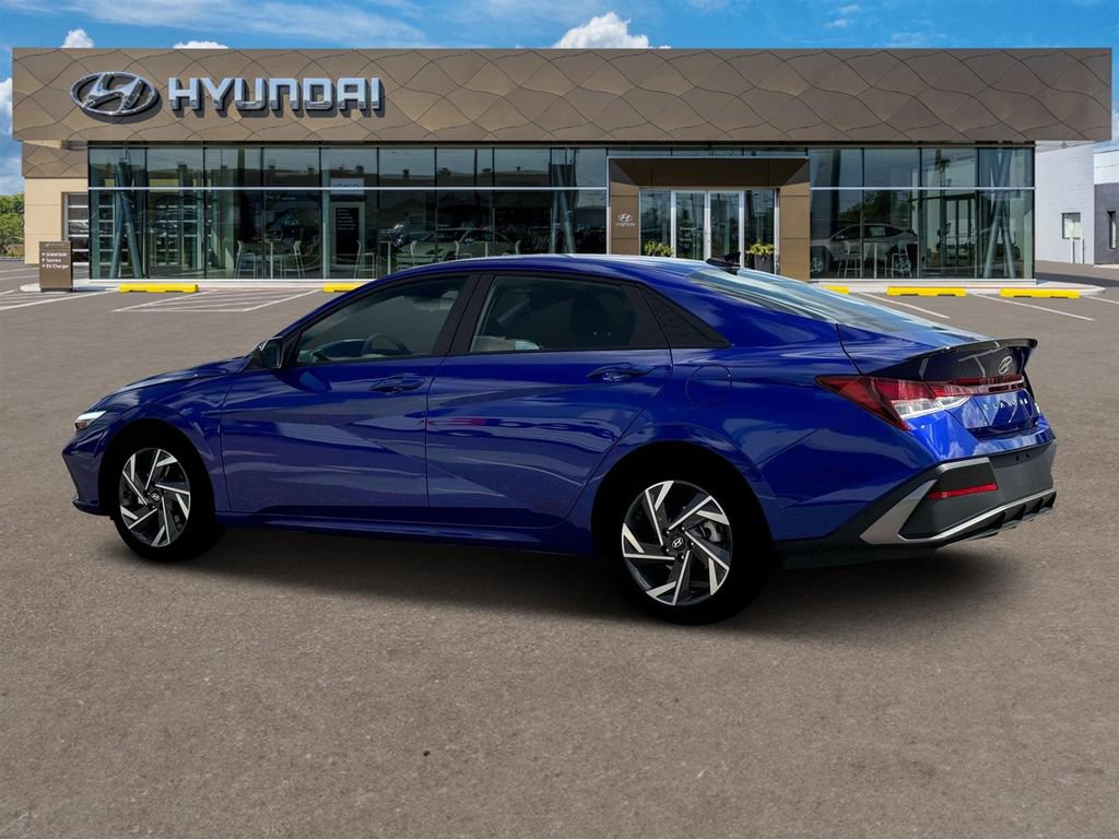 New 2025 Hyundai Elantra Sport FWD image 4