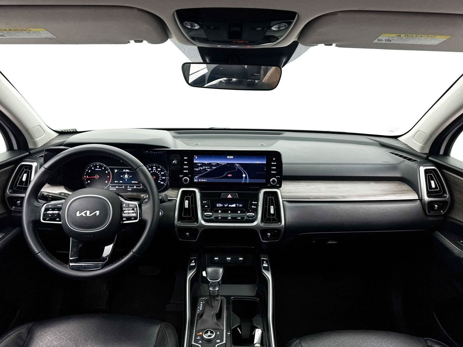 Certified 2022 Kia Sorento S w/ Panoramic Sunroof Package AWD/4WD image 22
