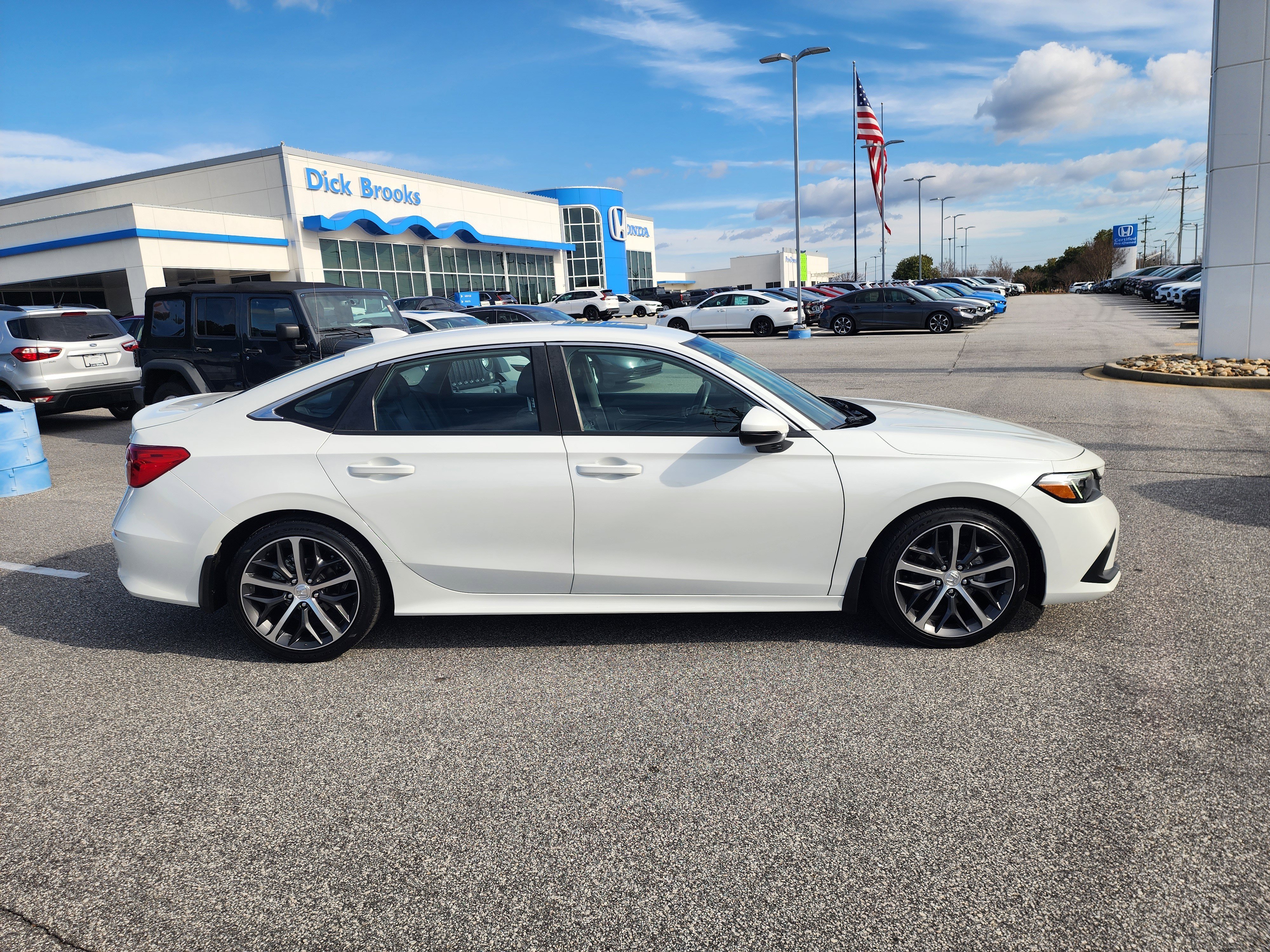 Certified 2023 Honda Civic Touring image 3