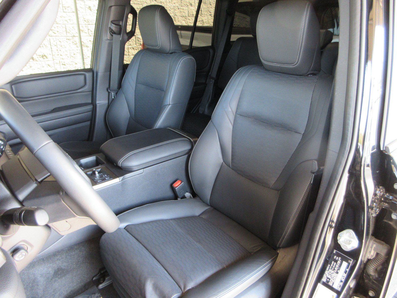 Used 2025 Toyota Land Cruiser w/ Premium Package AWD/4WD image 32