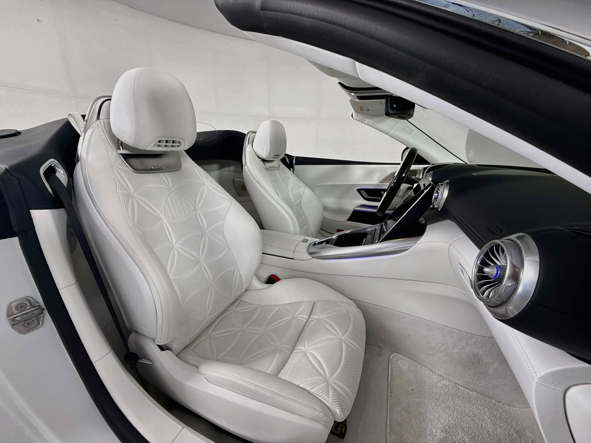 Used 2026 Mercedes-Benz Maybach SL 680 image 22