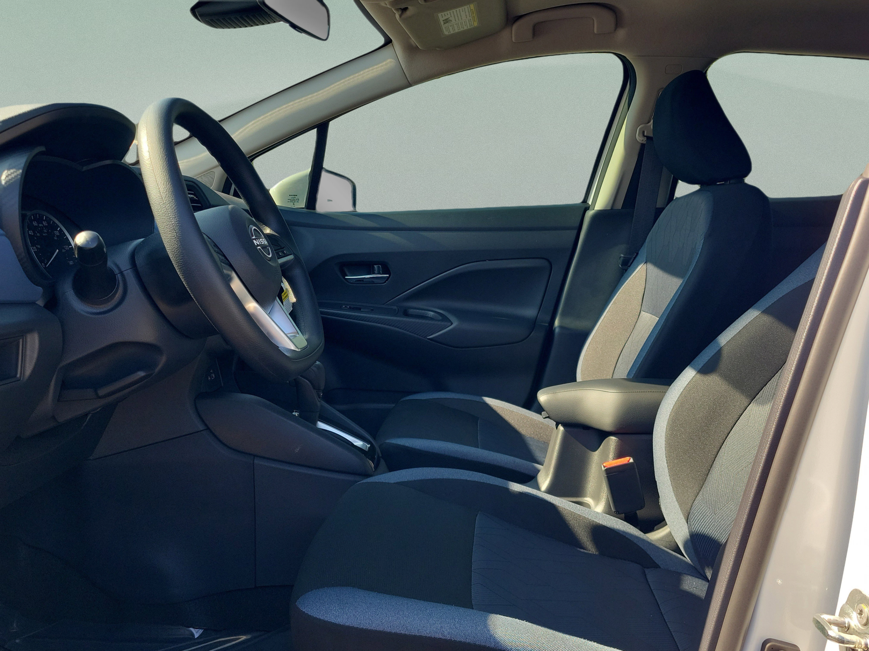 New 2025 Nissan Versa SV w/ Trunk Package FWD image 17