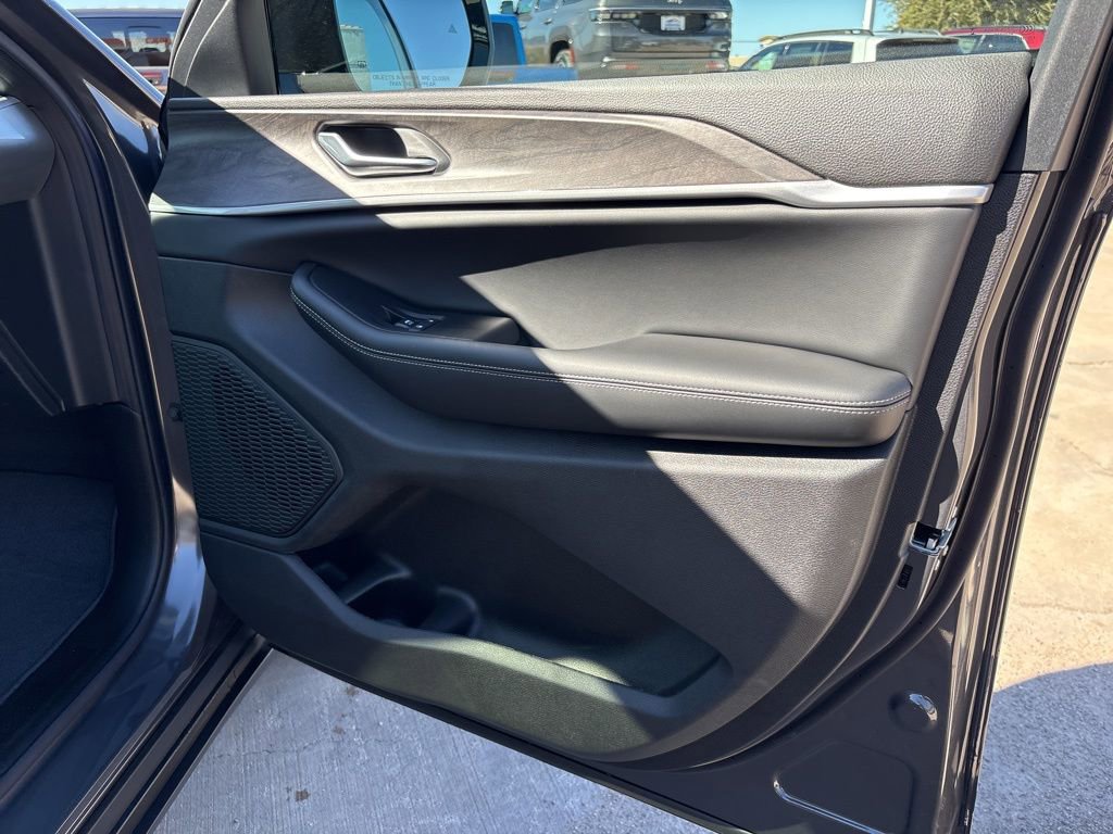 New 2026 Jeep Grand Cherokee Altitude AWD/4WD image 25