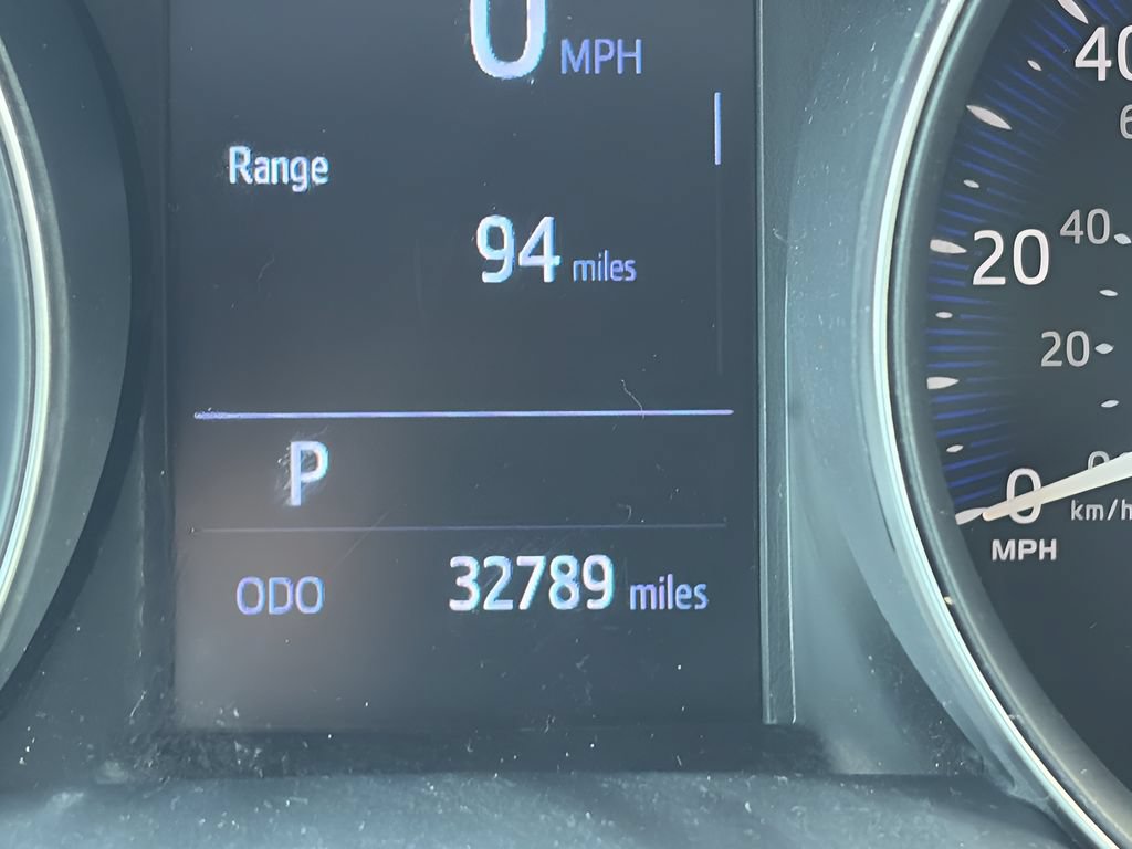 Used 2019 Toyota C-HR LE FWD image 10