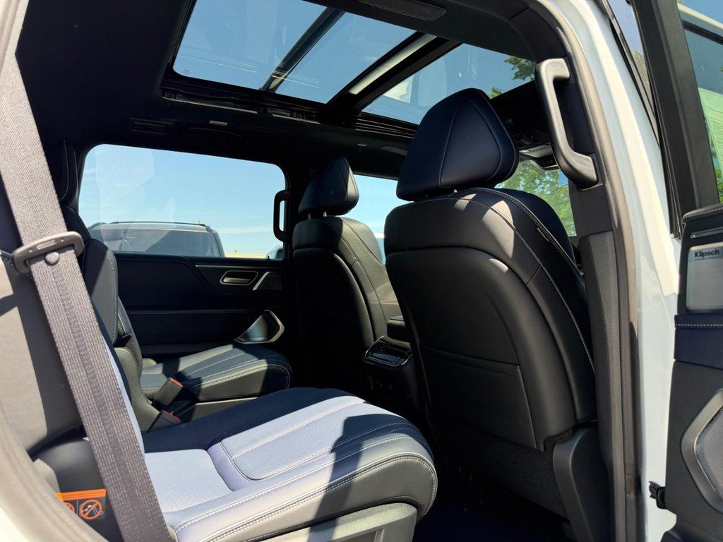 New 2026 INFINITI QX80 4WD w/ Sport Exterior Package image 4