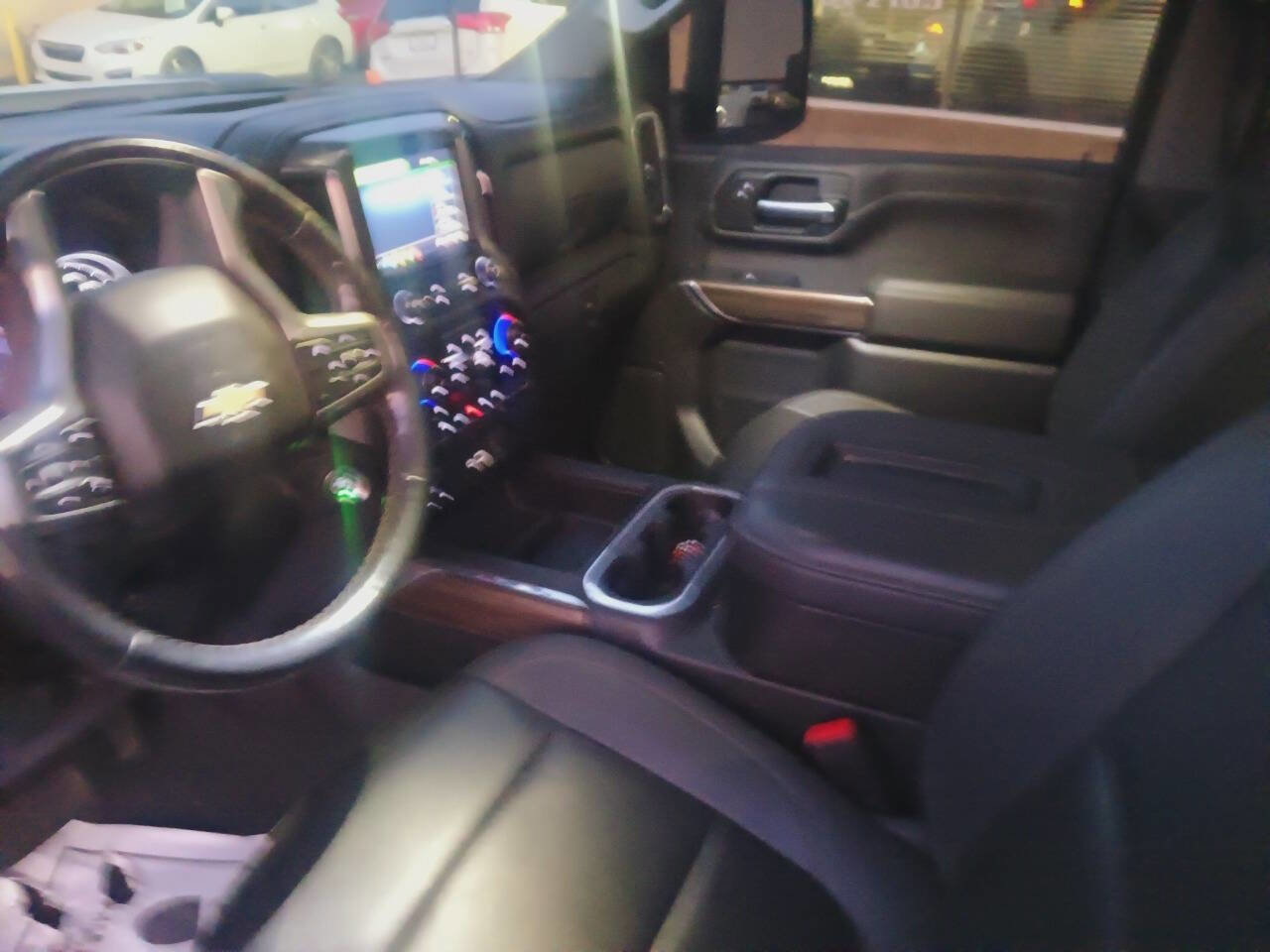 Used 2022 Chevrolet Silverado 2500 LT w/ Convenience Package image 5