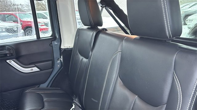 Used 2014 Jeep Wrangler Unlimited Sahara w/ Connectivity Group image 21