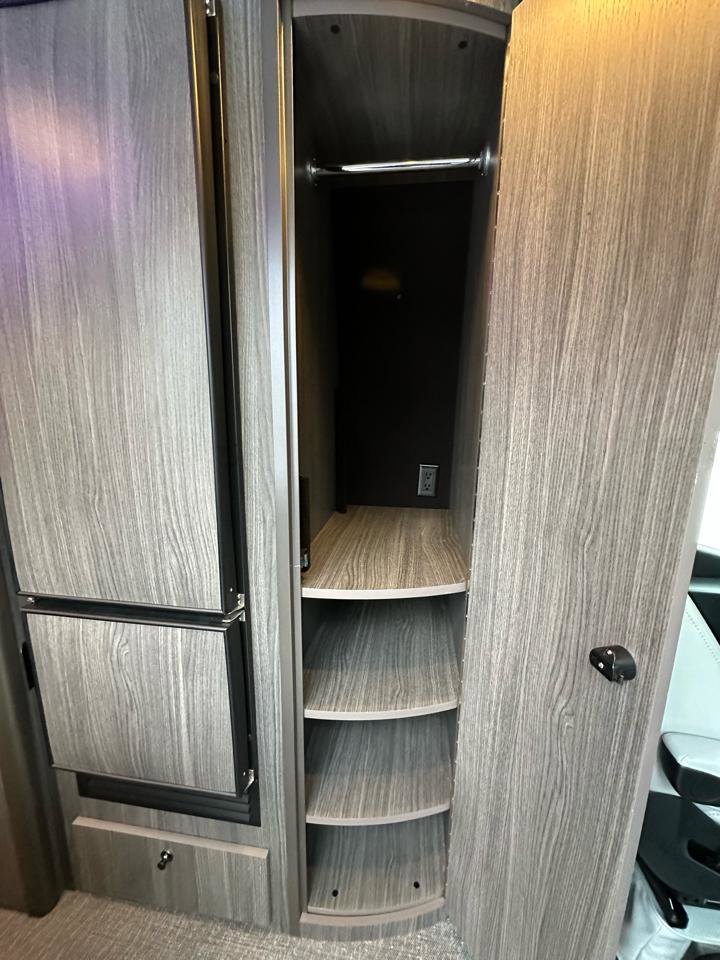Used 2024 Mercedes-Benz Sprinter 3500 image 70