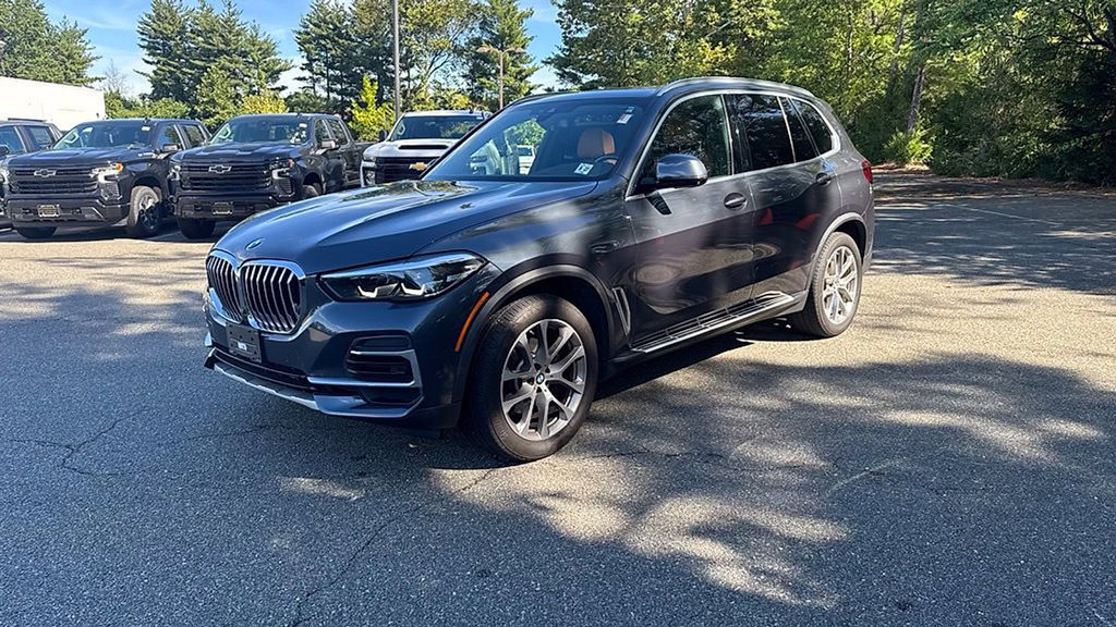 Used 2022 BMW X5 xDrive40i w/ Premium Package AWD/4WD image 3