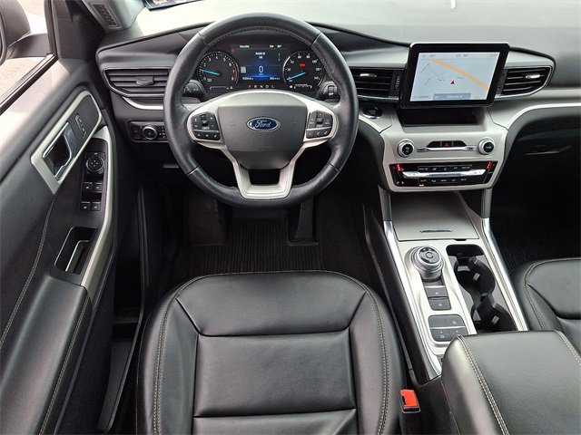 Used 2022 Ford Explorer XLT w/ Equipment Group 202A image 11