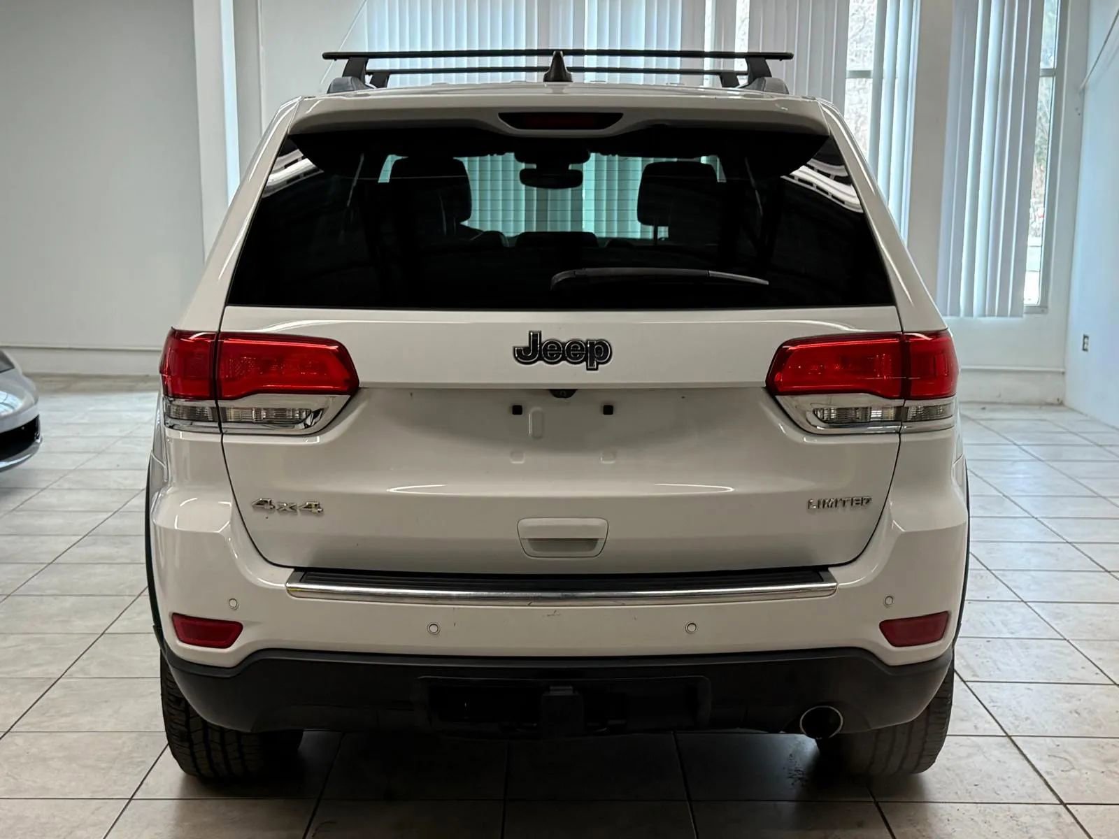 Used 2017 Jeep Grand Cherokee Limited w/ Trailer Tow Group IV AWD/4WD image 7