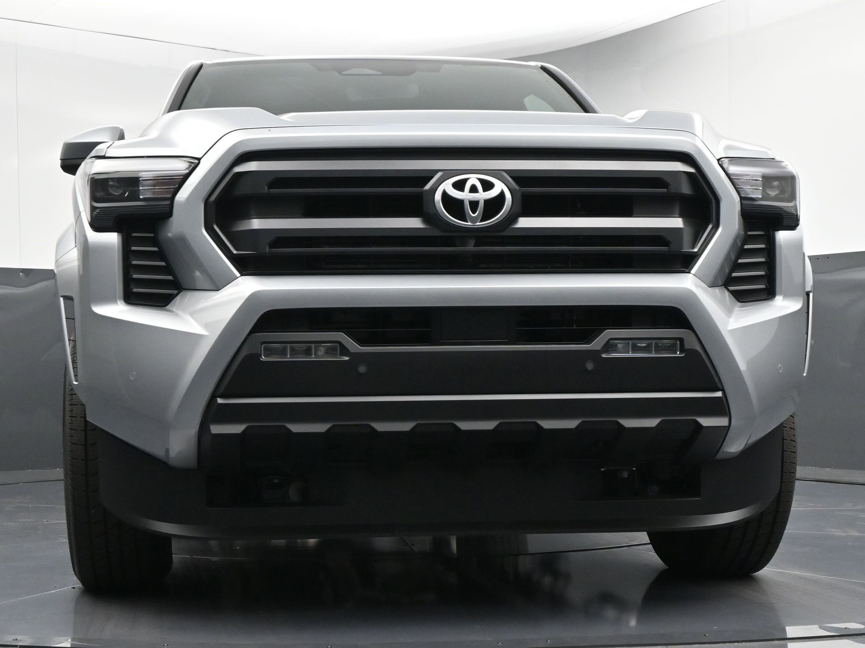 Used 2024 Toyota Tacoma SR5 w/ SR5 Upgrade Package image 27