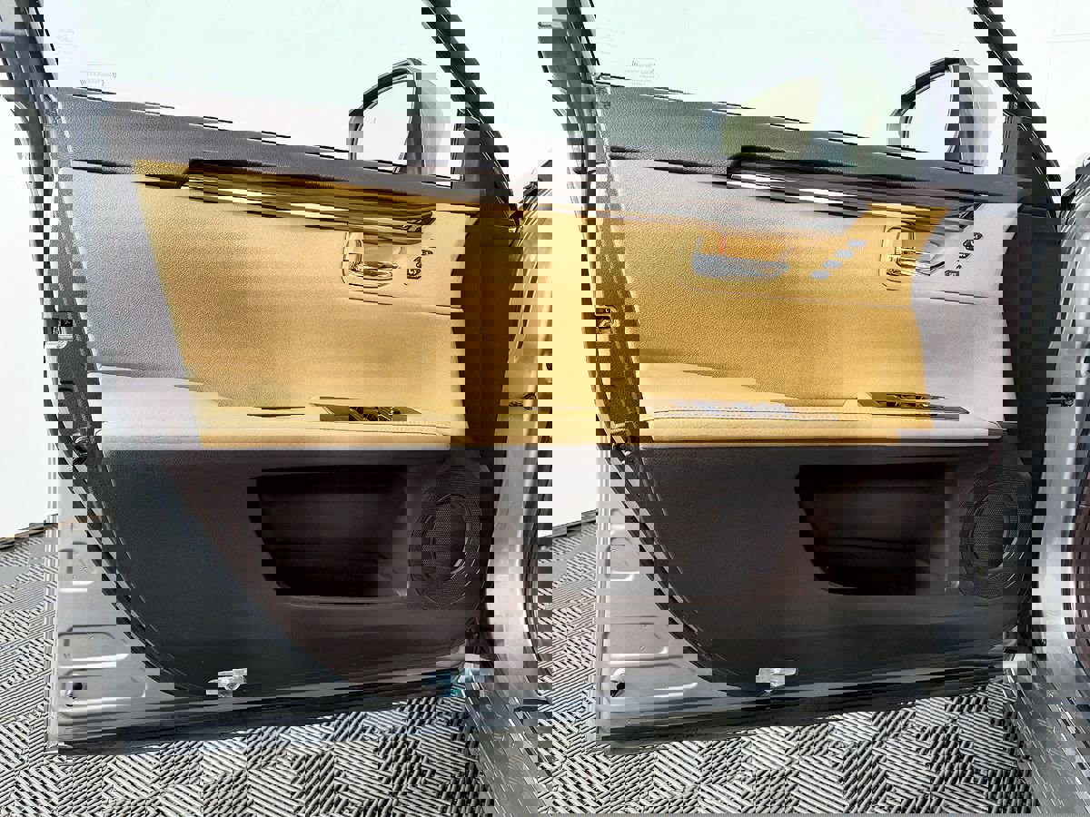 Used 2016 Lexus ES 350 w/ Navigation System Package image 27