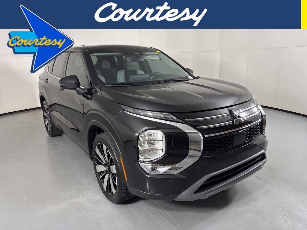 Used 2025 Mitsubishi Outlander SE AWD/4WD image 1