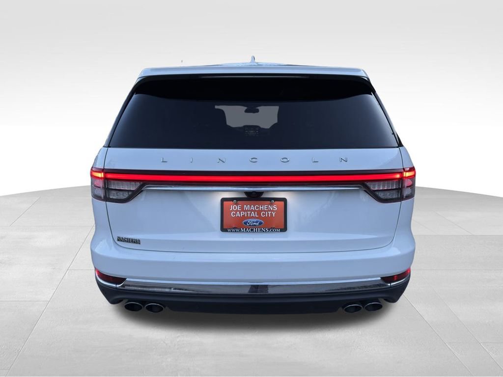 Used 2023 Lincoln Aviator AWD w/ Premium Package image 8