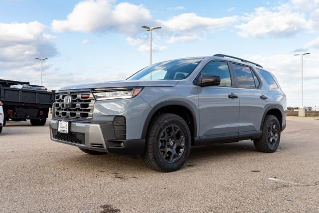 New 2026 Honda Pilot TrailSport image 3