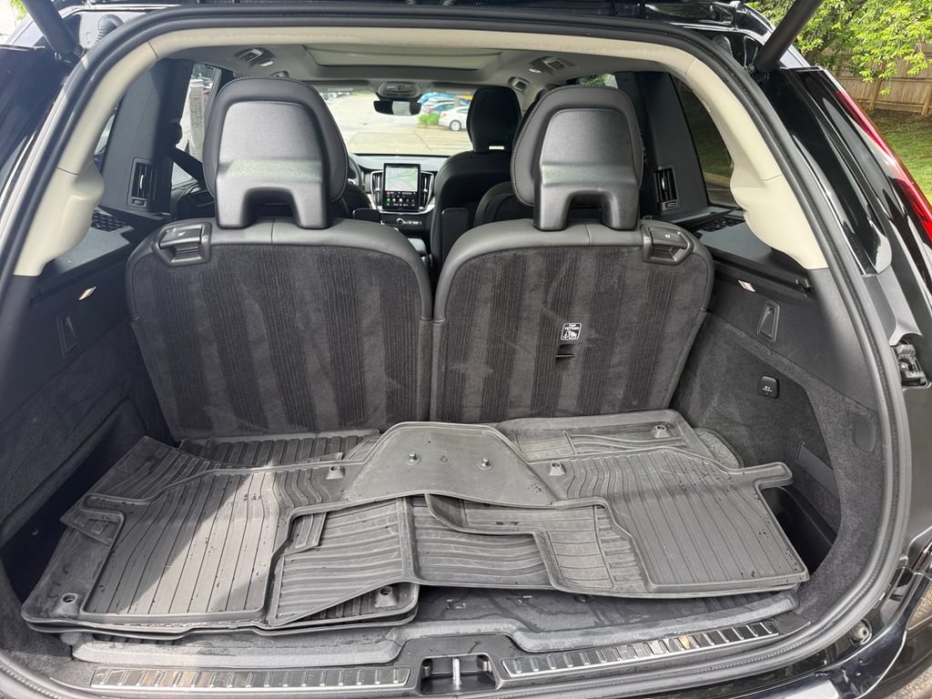 Used 2025 Volvo XC90 B6 Ultra w/ Protection Package AWD/4WD image 16