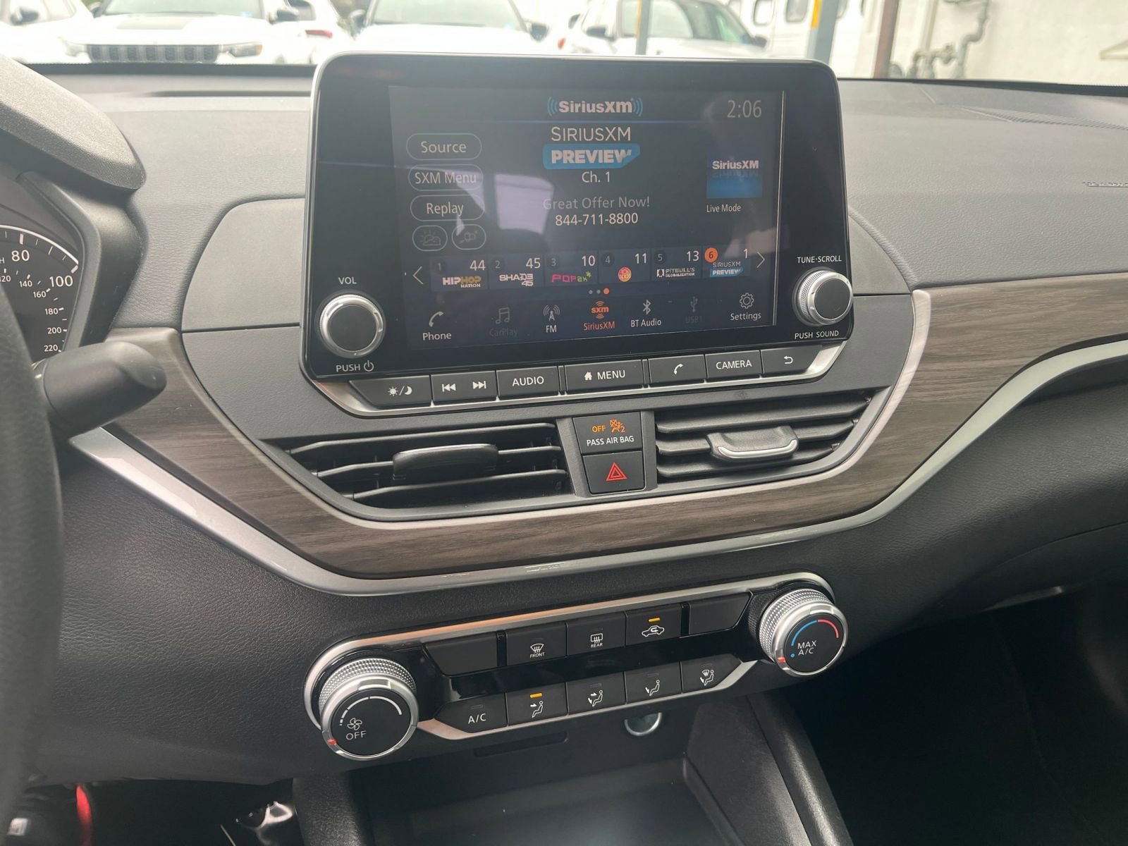 Used 2025 Nissan Altima 2.5 SV FWD image 17