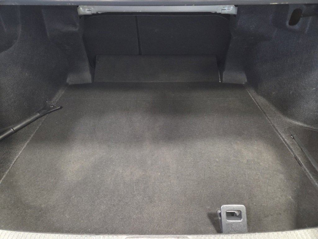 Used 2025 Toyota Camry SE image 15