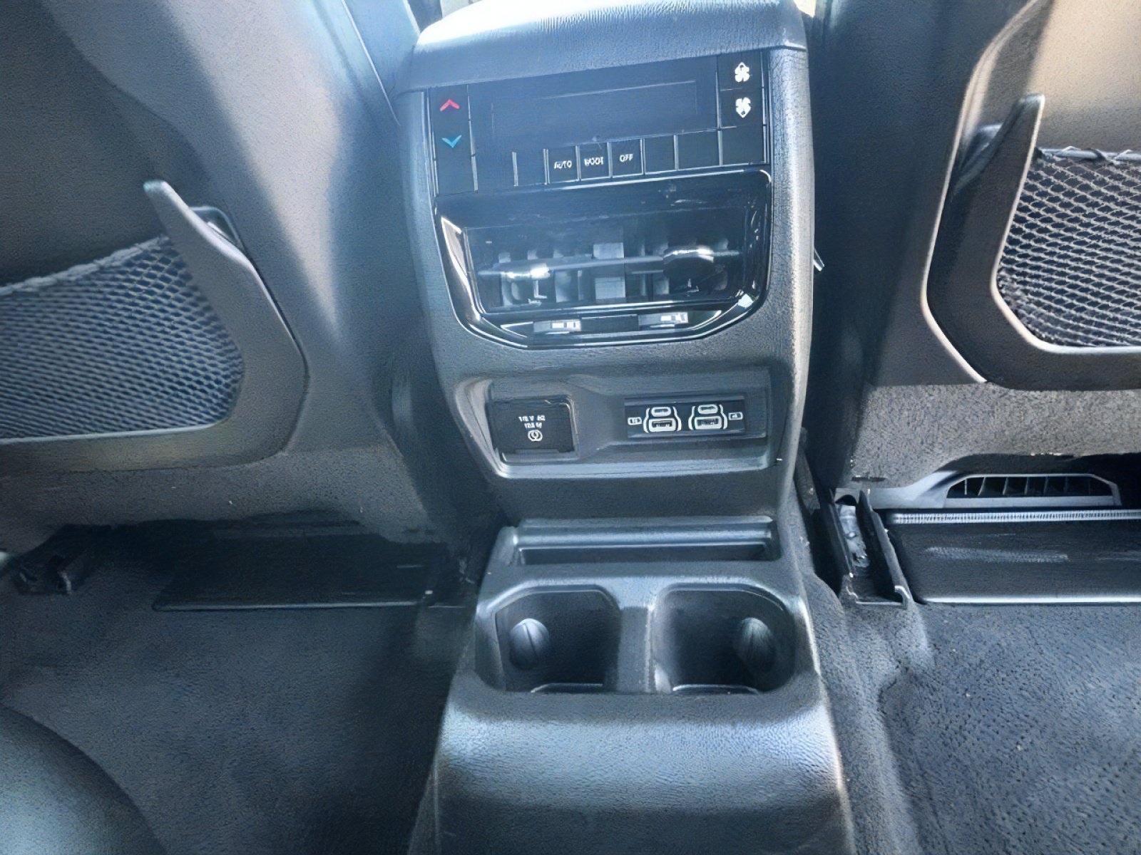Used 2025 Jeep Grand Cherokee L Altitude RWD image 30