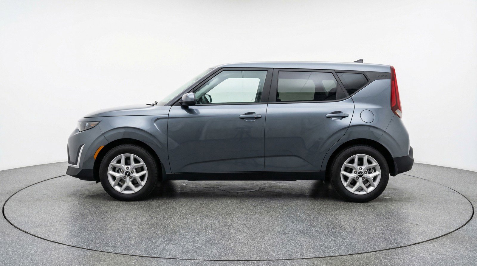 Used 2025 Kia Soul LX w/ LX Technology Package image 5