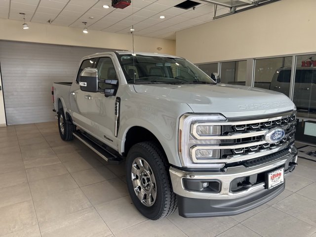 New 2026 Ford F250 4x4 Crew Cab Super Duty image 4