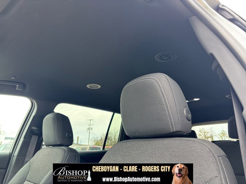 Used 2024 Chevrolet Traverse LT w/ Midnight/Sport Edition FWD image 29