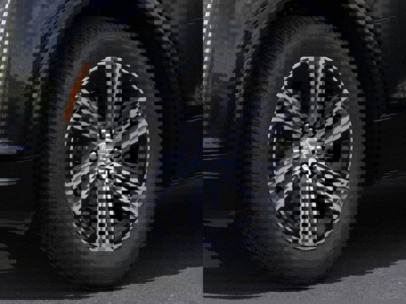 New 2025 Cadillac Lyriq Luxury image 9