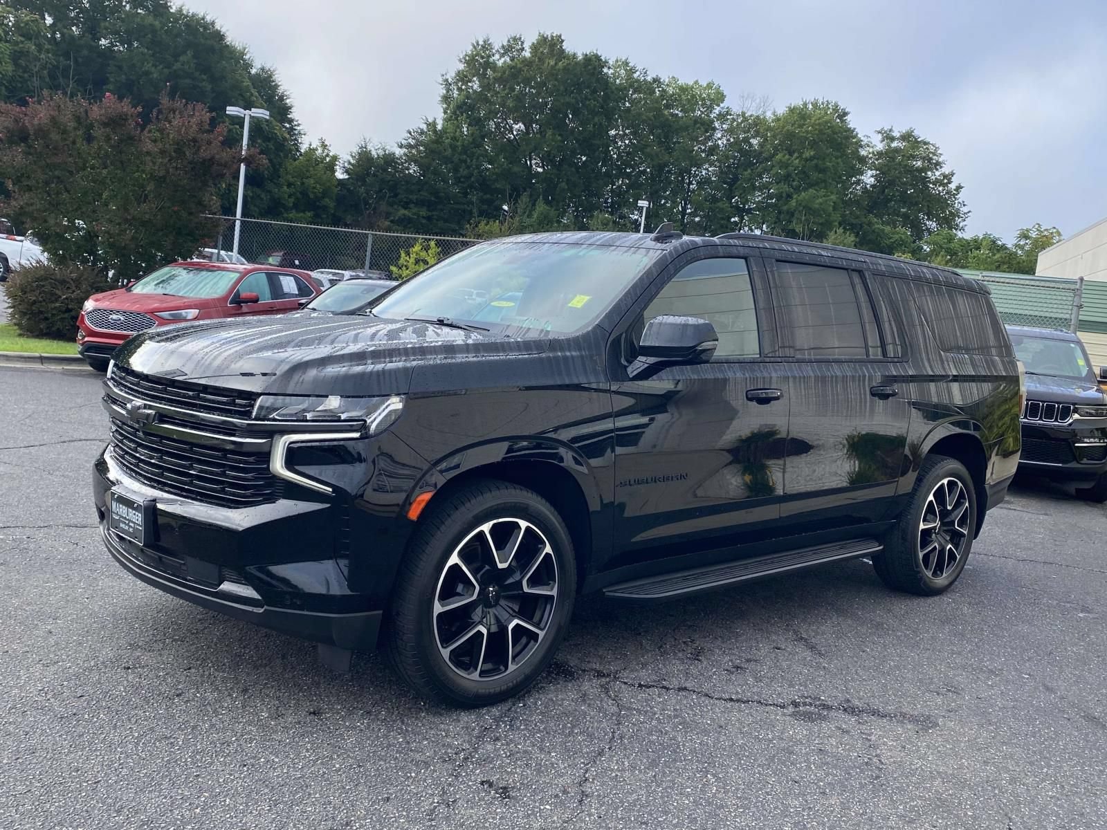 Used 2022 Chevrolet Suburban RST w/ Sport Performance Package AWD/4WD image 3
