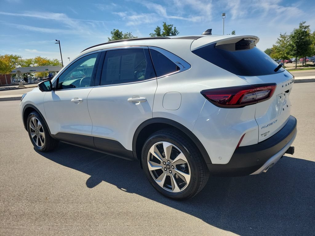 Used 2023 Ford Escape Platinum w/ Premium Technology Package AWD/4WD image 3