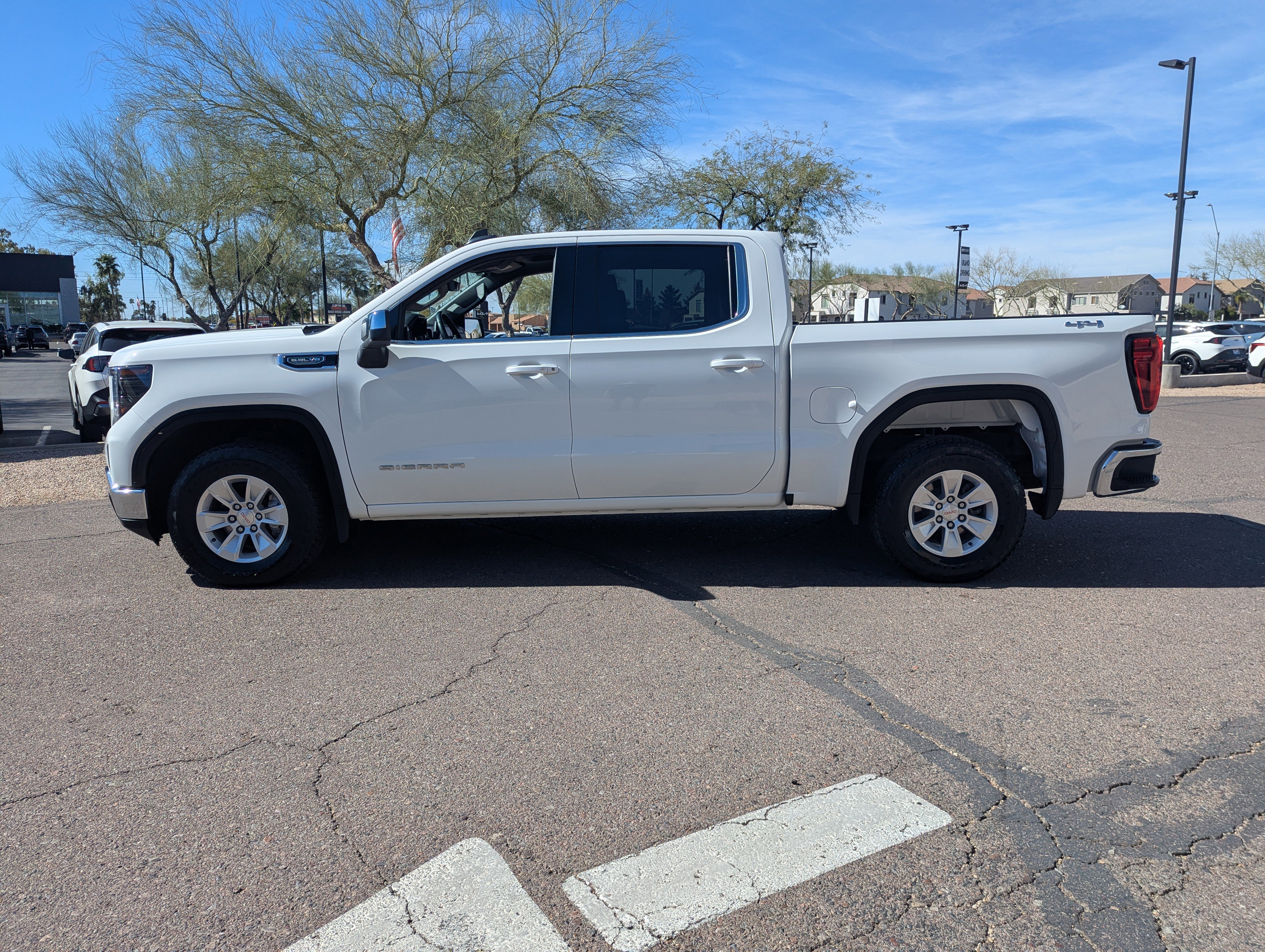 Used 2023 GMC Sierra 1500 SLE image 3