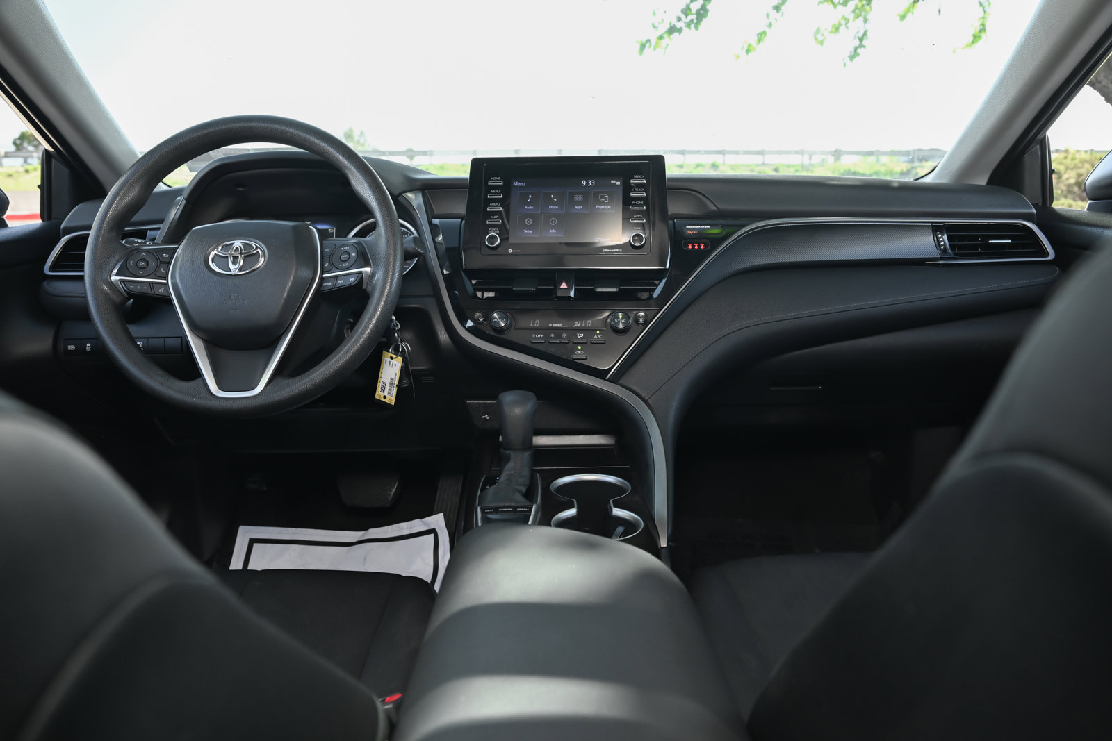 Used 2022 Toyota Camry LE w/ Carpet Mat Package (TMS) image 21