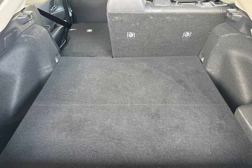 Used 2025 Toyota Prius XLE FWD image 22