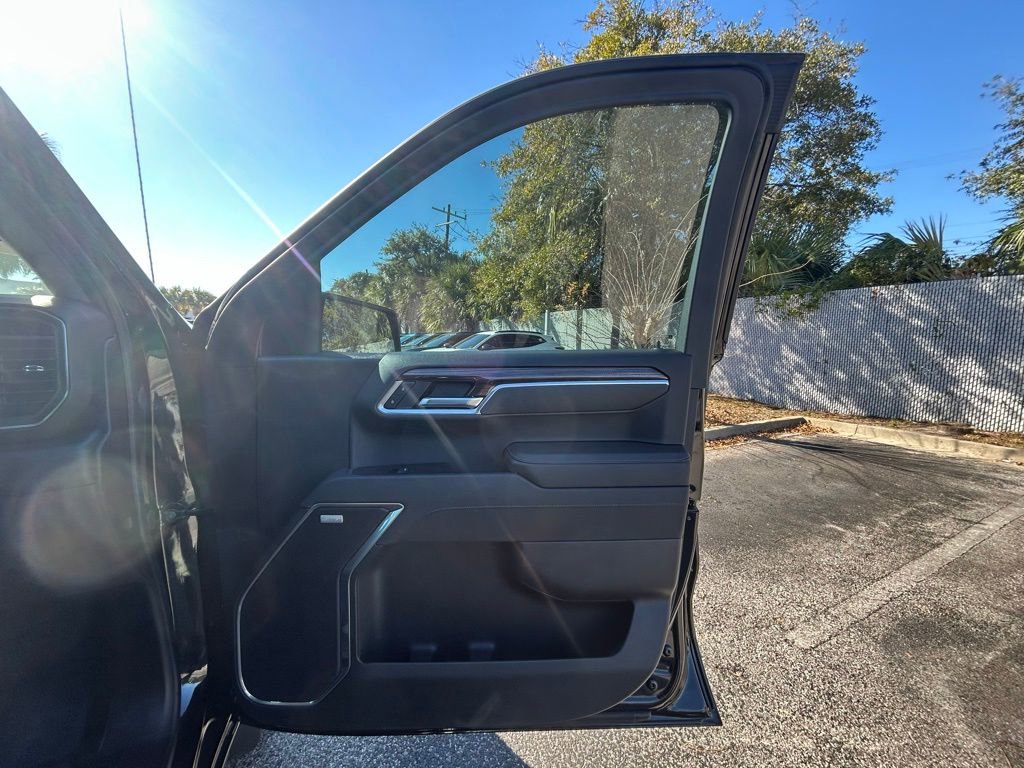 Used 2025 Chevrolet Silverado 1500 RST w/ Redline Edition image 28