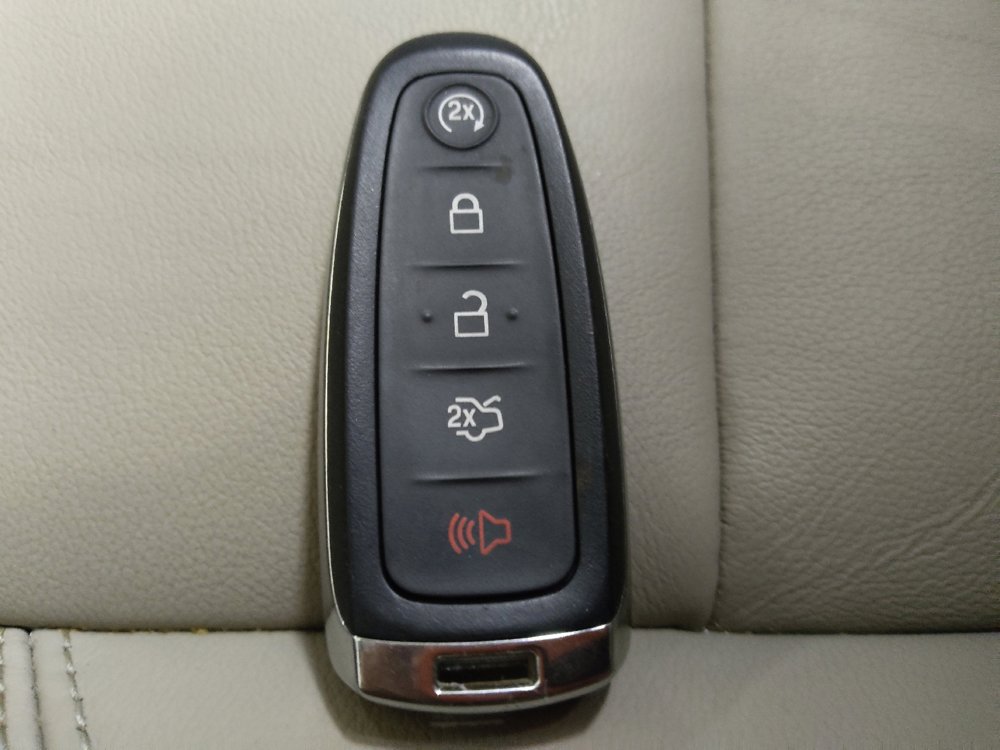 Used 2017 Ford Escape Titanium image 32