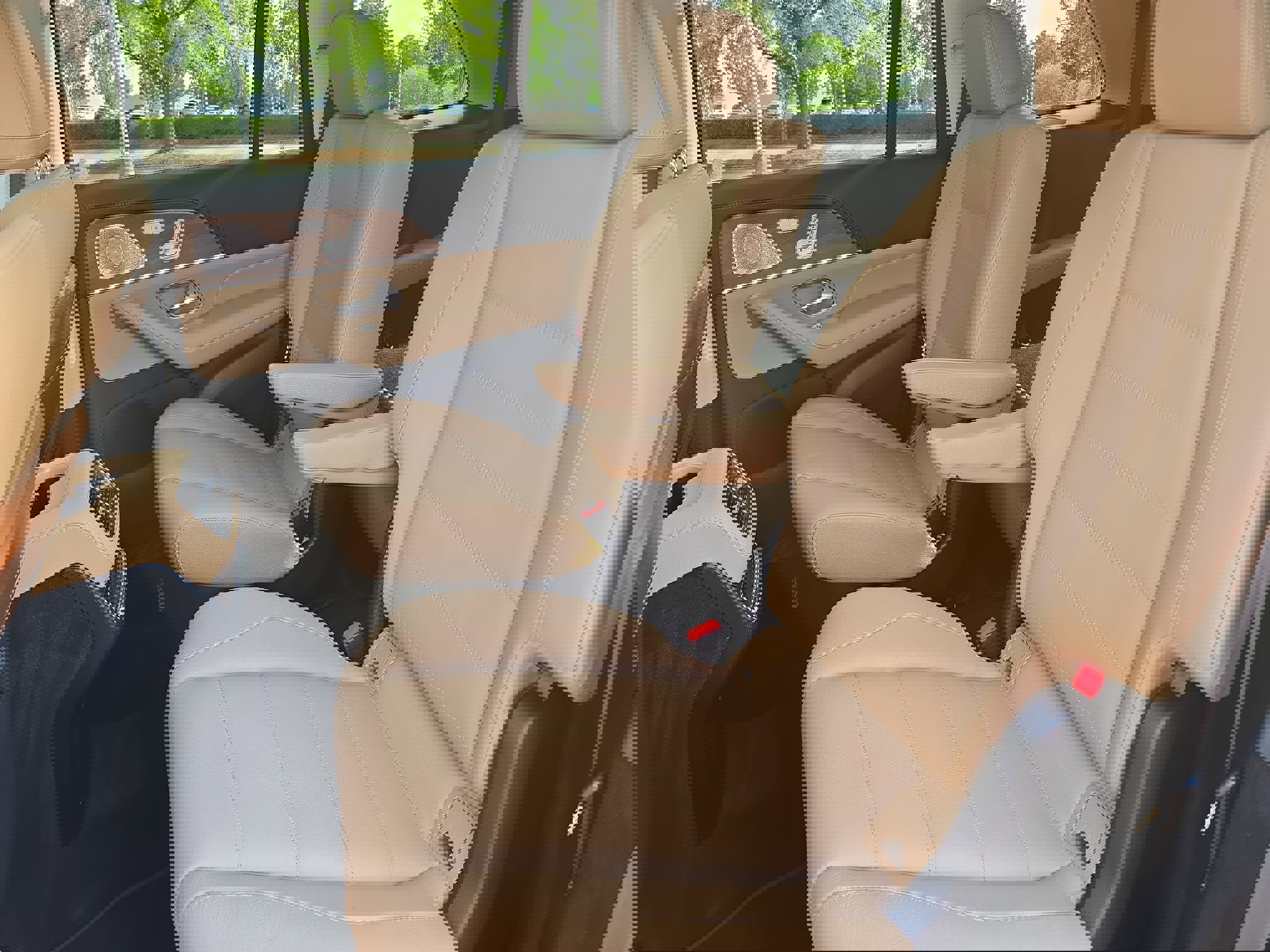 Used 2024 Mercedes-Benz GLS 580 4MATIC image 15