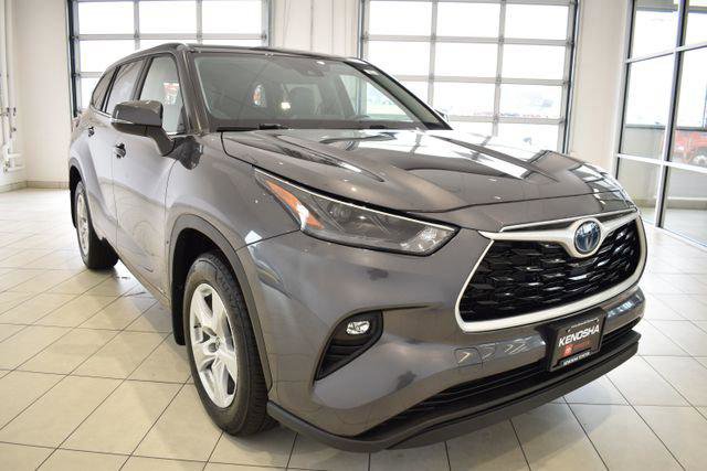 Certified 2024 Toyota Highlander LE image 1