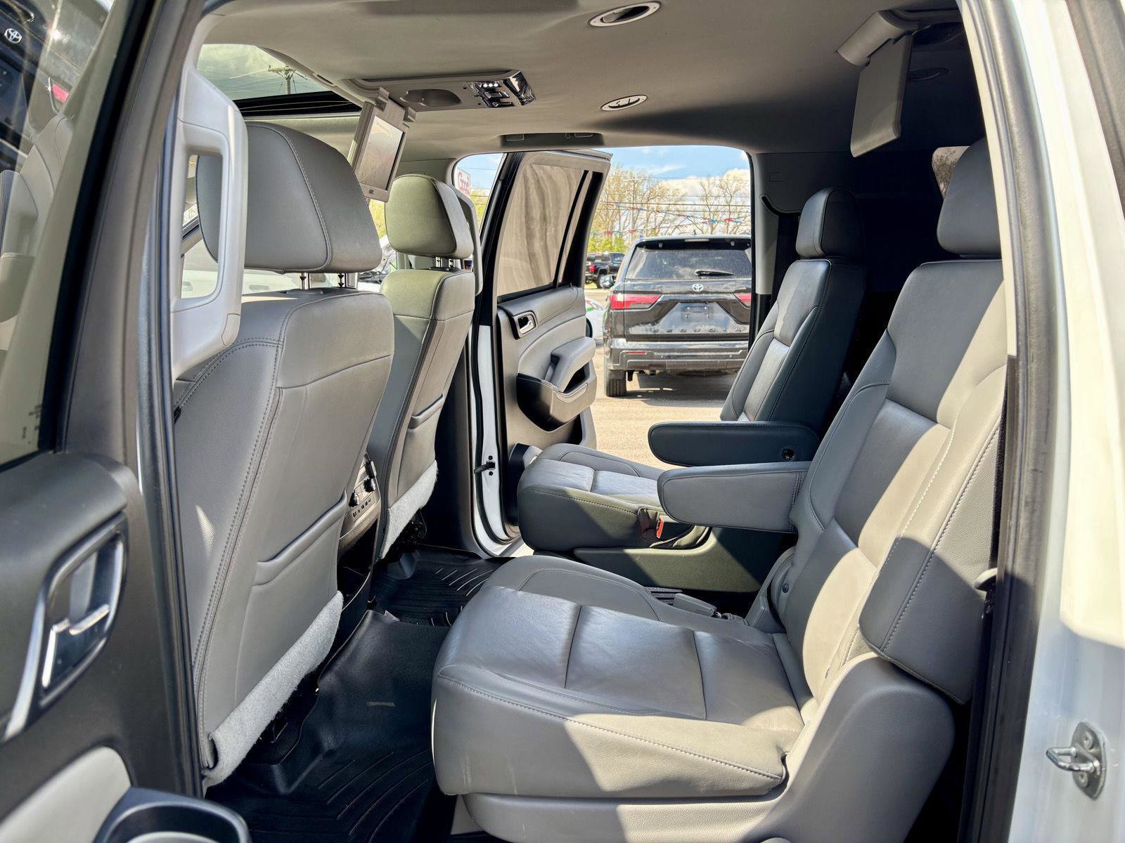Used 2018 Chevrolet Suburban LT AWD/4WD image 23