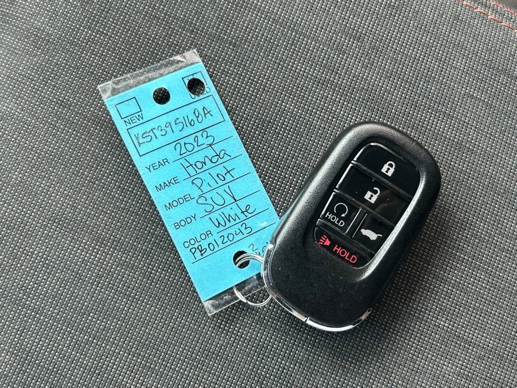 Used 2023 Honda Pilot Sport image 52