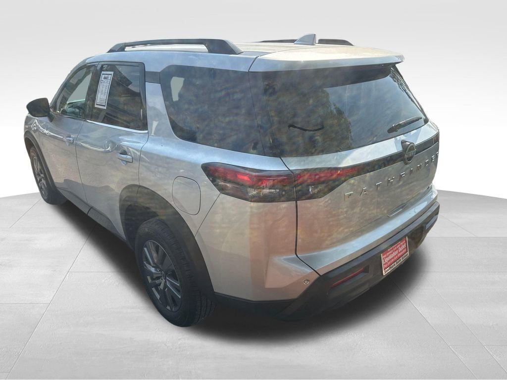 Used 2025 Nissan Pathfinder SV AWD/4WD image 39