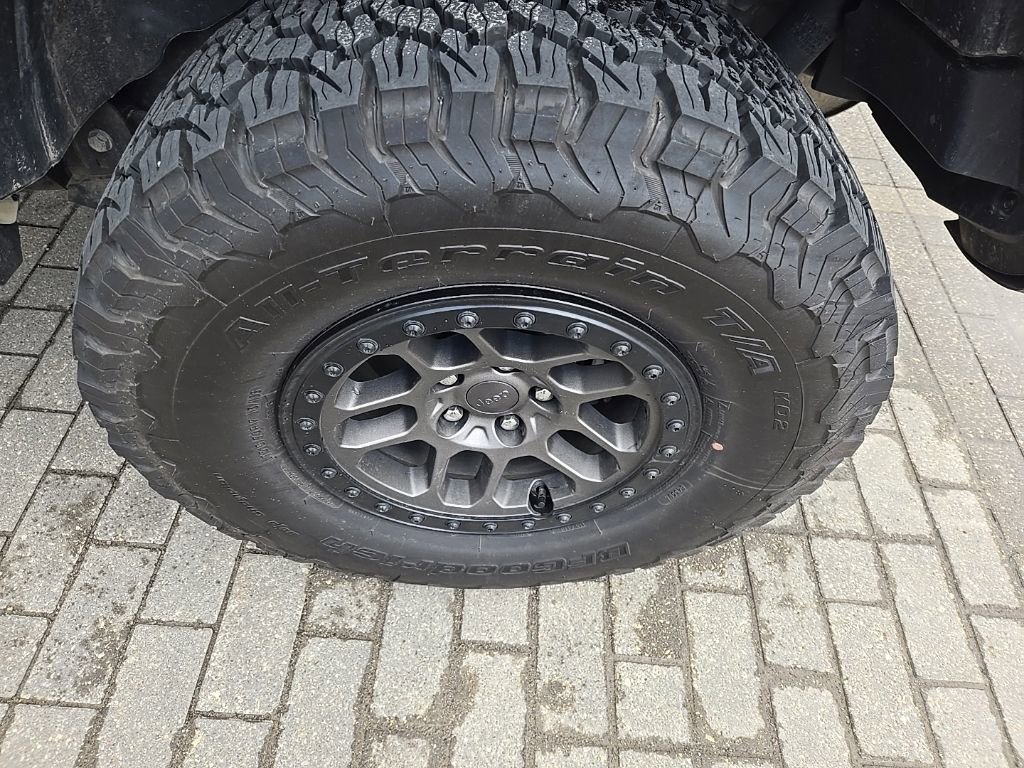 Used 2022 Jeep Wrangler Unlimited Rubicon w/ Xtreme Recon 35" Tire Package AWD/4WD image 9