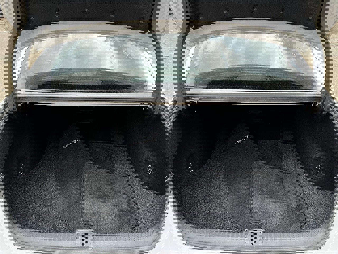 Used 2020 Lexus ES 300h w/ Premium Package image 28